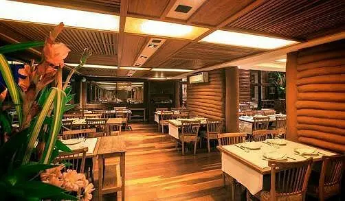 Camarões Restaurante - Ambiente e gastronomia
