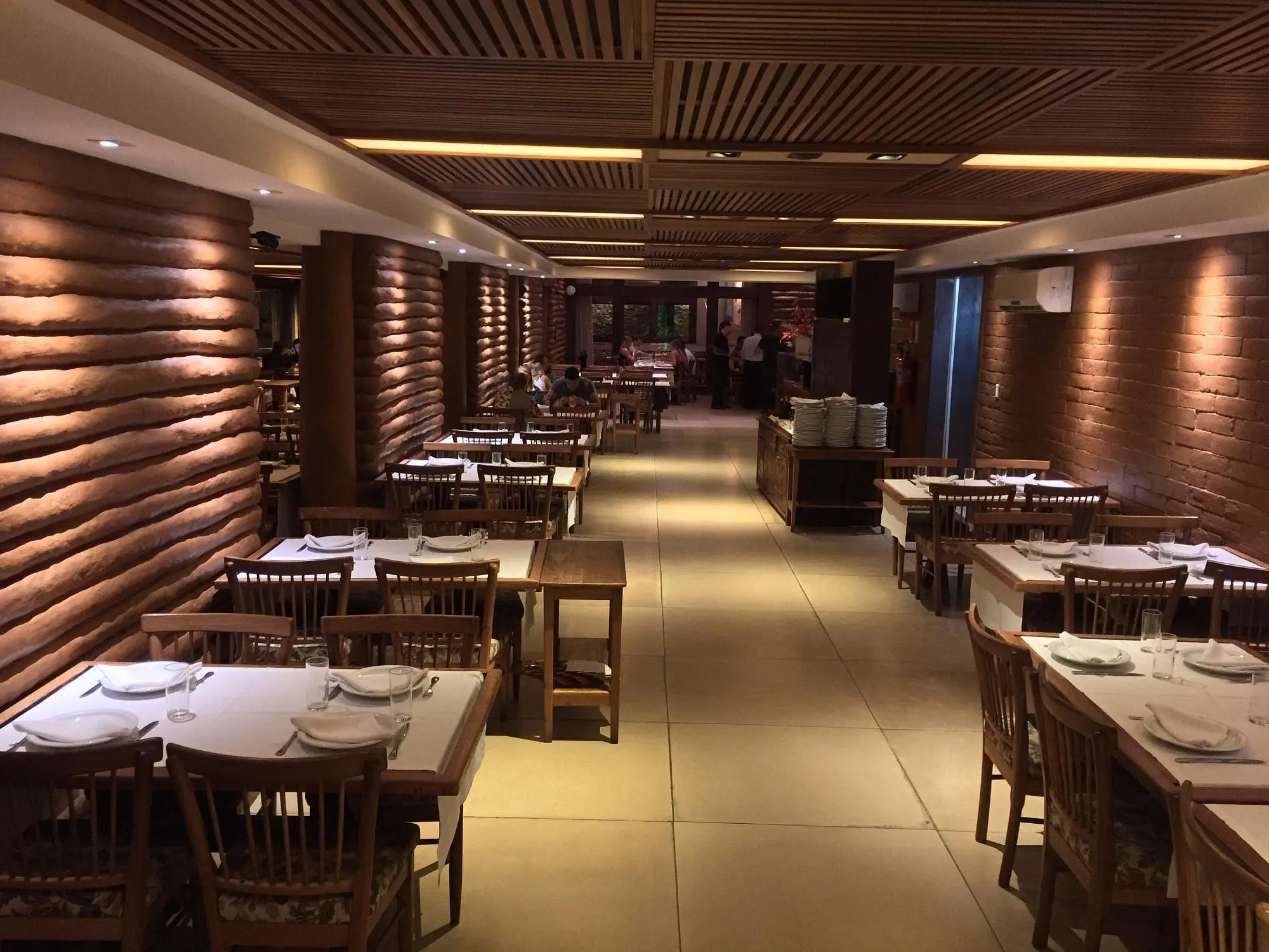 Camarões Restaurante - Ambiente e gastronomia